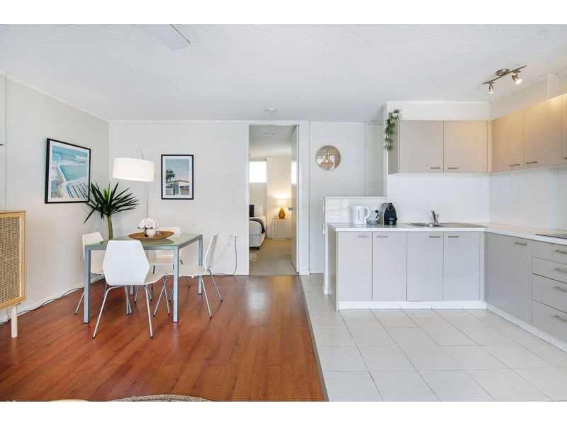 503/2 Queensland Avenue, Broadbeach QLD 4218