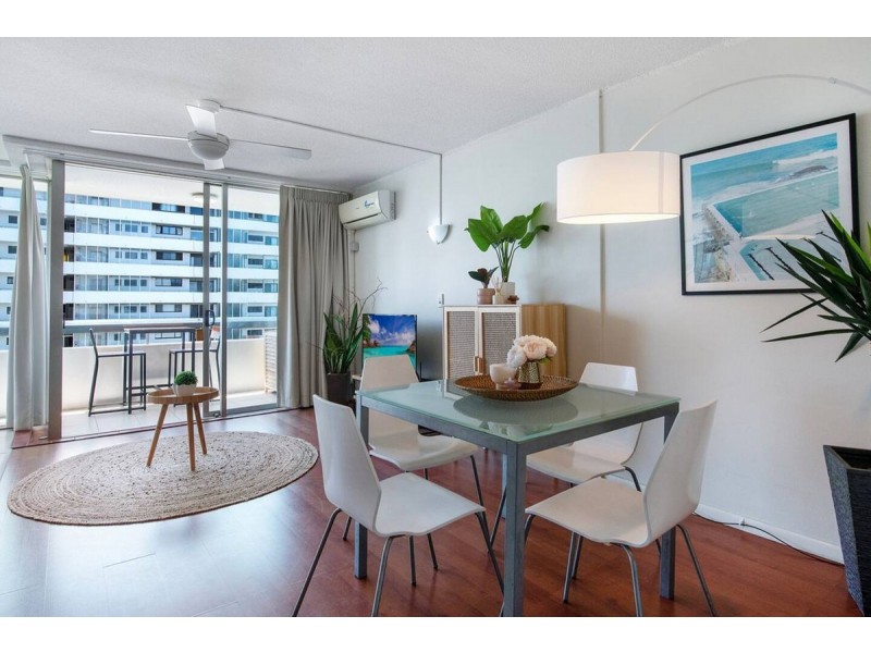 503/2 Queensland Avenue, Broadbeach QLD 4218