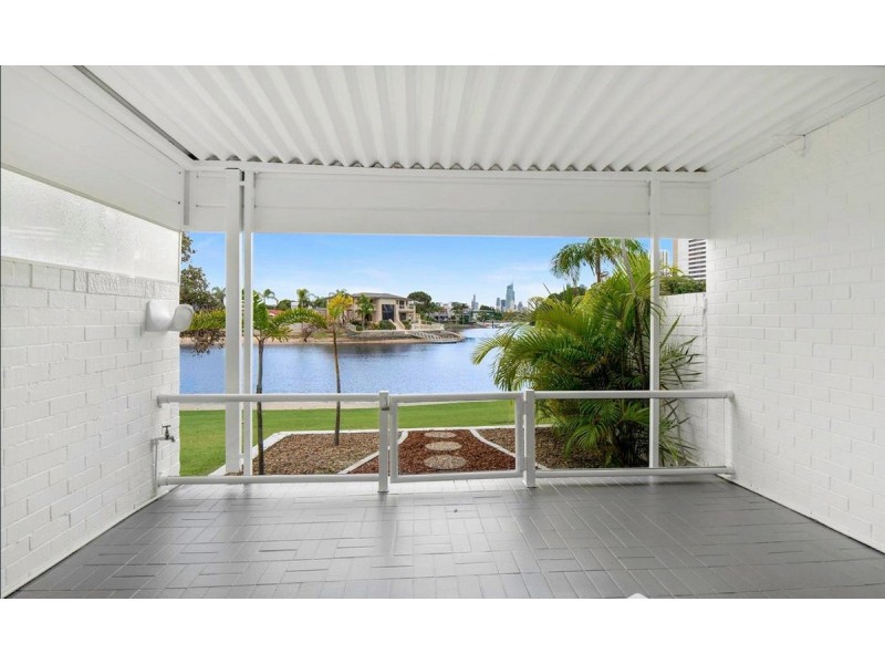 8/15-21 Hooker Boulevard, Broadbeach Waters QLD 4218
