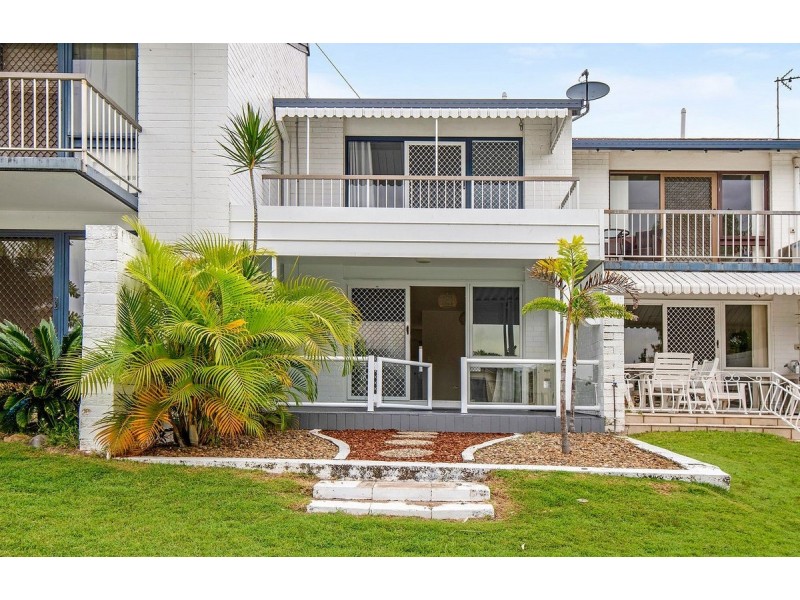 8/15-21 Hooker Boulevard, Broadbeach Waters QLD 4218