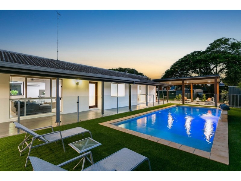 20 Japonica Drive, Palm Beach QLD 4221