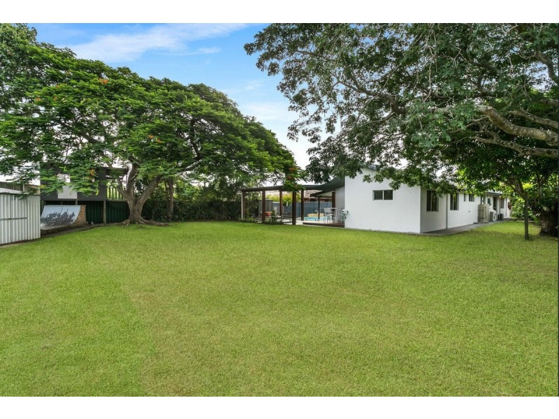 20 Japonica Drive, Palm Beach QLD 4221