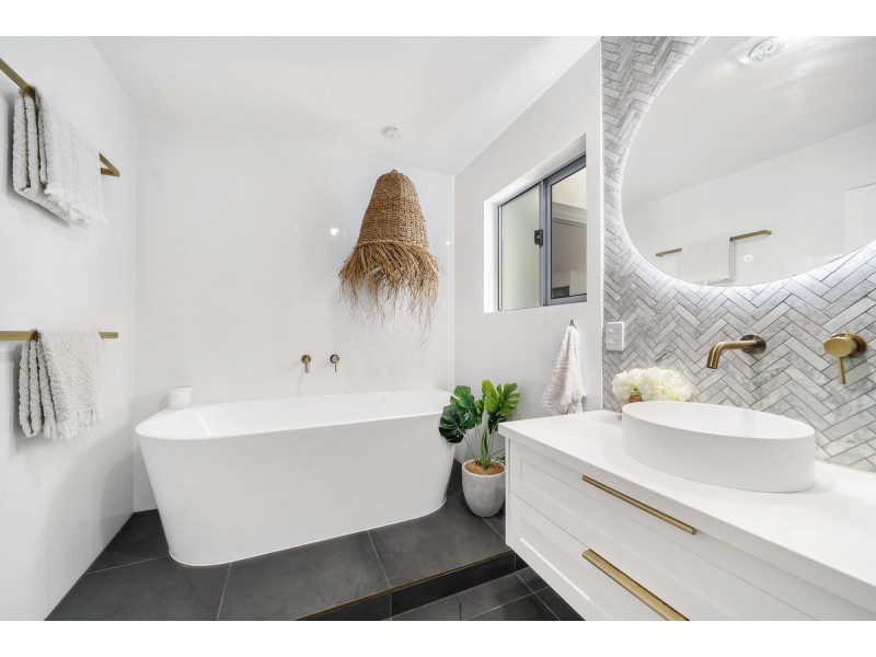 16 Skiff Street, Southport QLD 4215