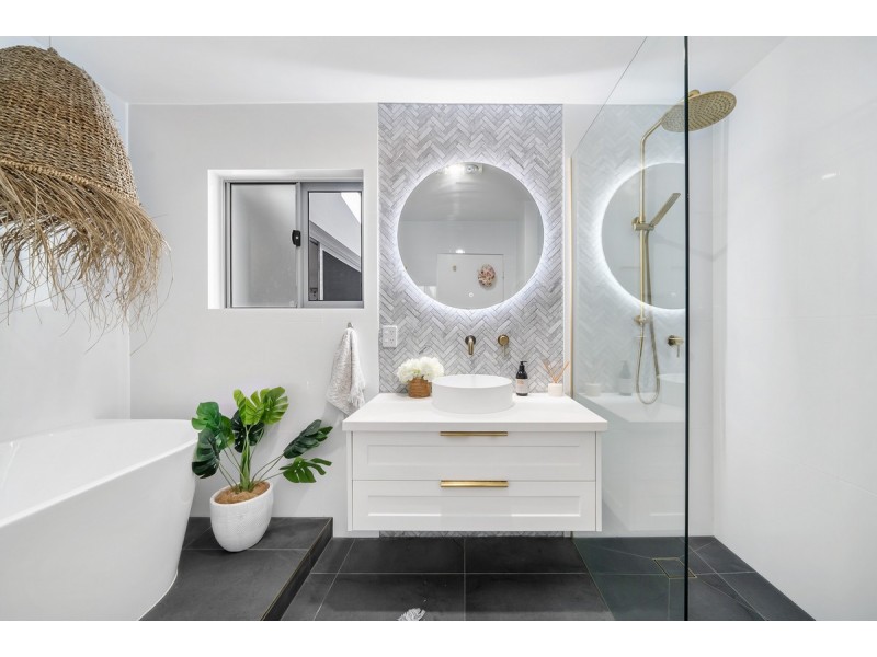 16 Skiff Street, Southport QLD 4215