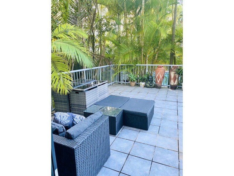 12/6 Fifth Avenue, Burleigh Heads QLD 4220