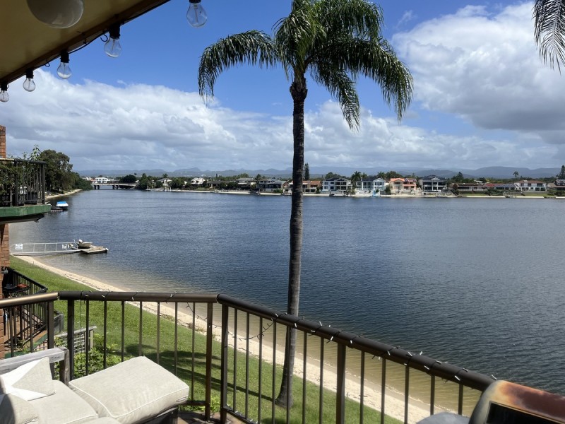 13/33 Duet Drive, Mermaid Waters QLD 4218