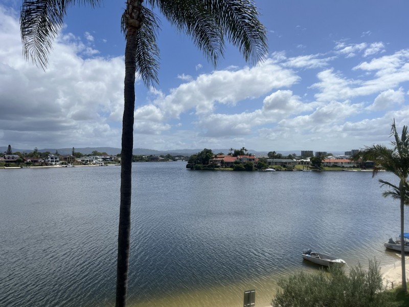 13/33 Duet Drive, Mermaid Waters QLD 4218