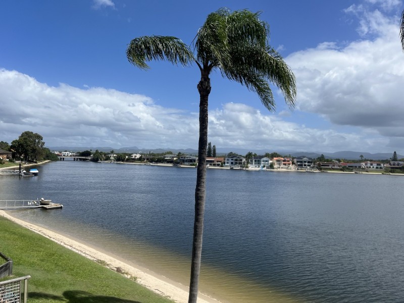 13/33 Duet Drive, Mermaid Waters QLD 4218