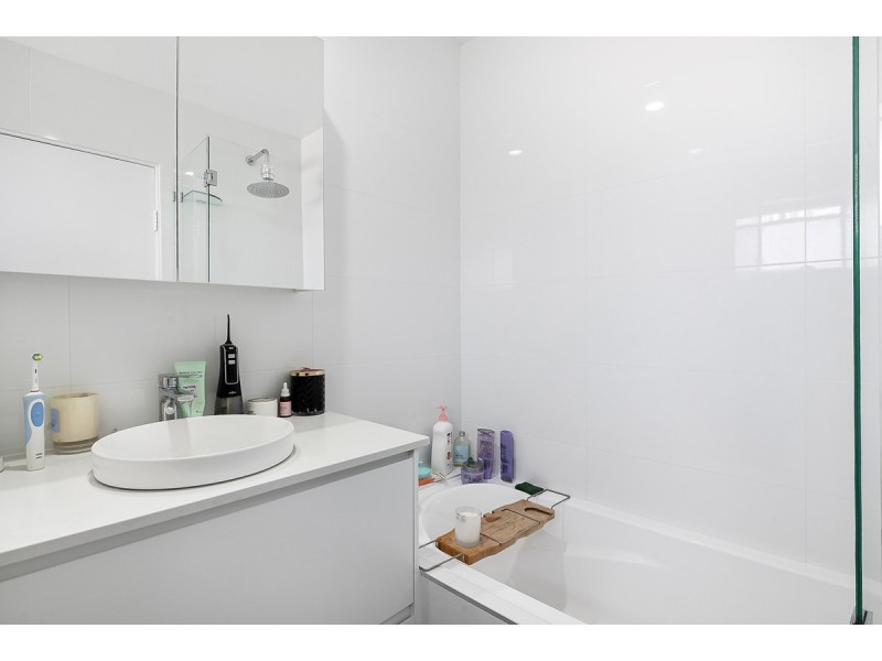 11/40-42 Britannia Avenue, Broadbeach QLD 4218