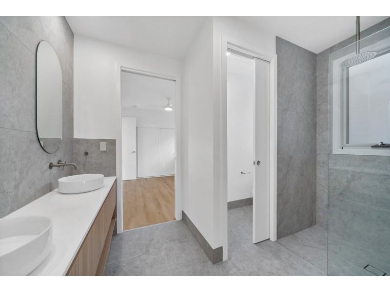 8 Kookaburra Crt, South Stradbroke QLD 4216