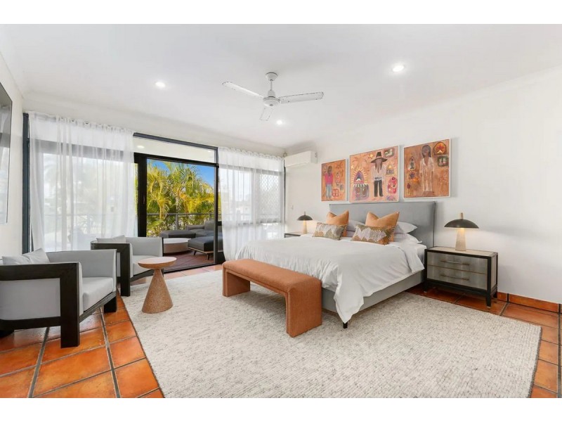 6 St Andrews Avenue, Surfers Paradise QLD 4217