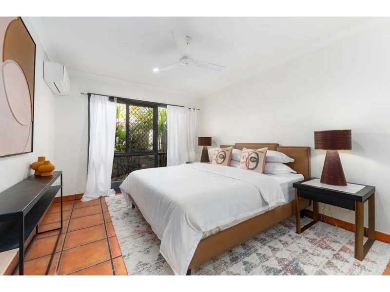 6 St Andrews Avenue, Surfers Paradise QLD 4217