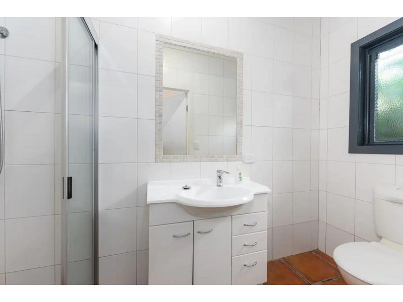6 St Andrews Avenue, Surfers Paradise QLD 4217