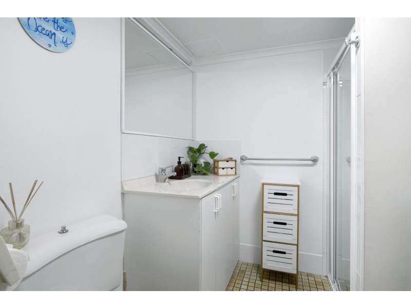 33/155 Old Burleigh Road, Broadbeach QLD 4218