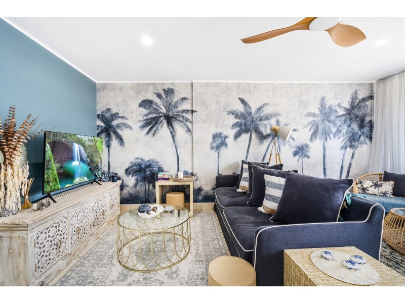 602/2 Queensland Avenue, Broadbeach QLD 4218