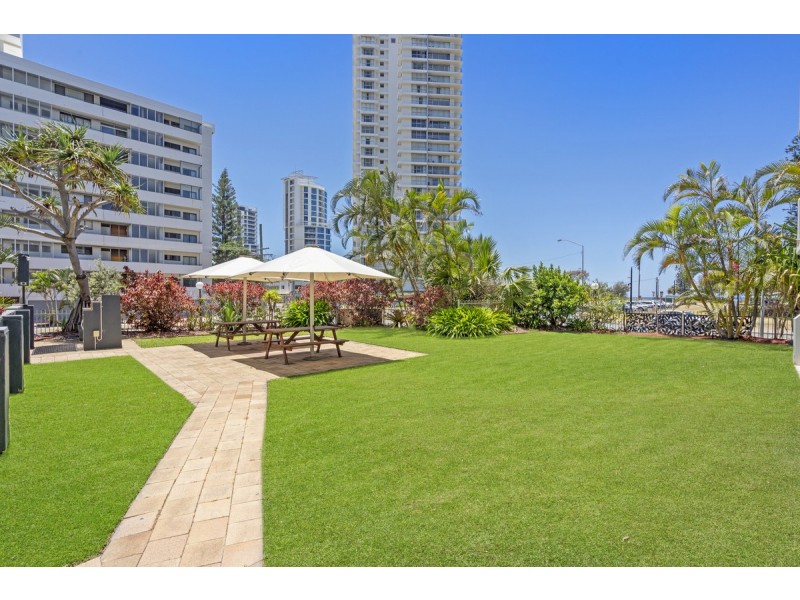 602/2 Queensland Avenue, Broadbeach QLD 4218