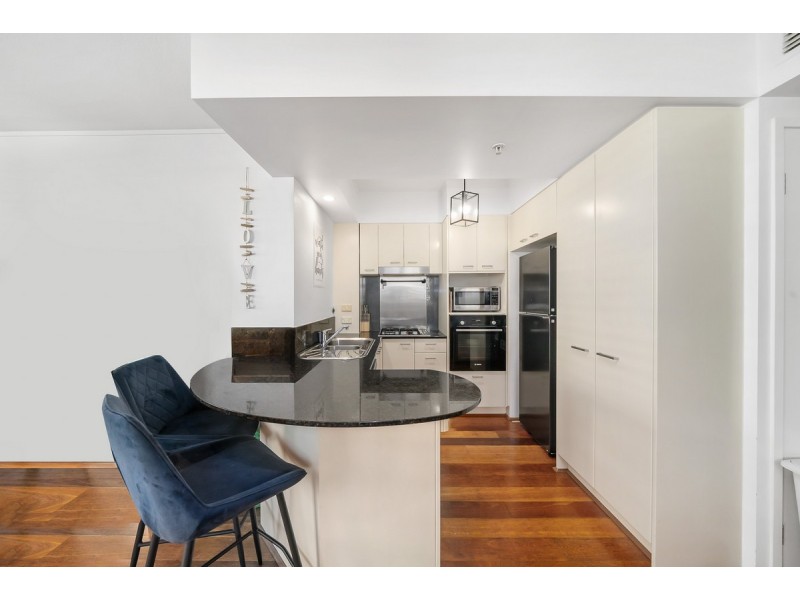 301/2685-2689 Gold Coast Highway, Broadbeach QLD 4218