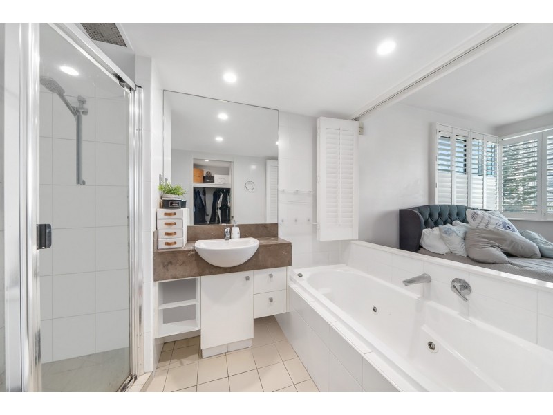 301/2685-2689 Gold Coast Highway, Broadbeach QLD 4218