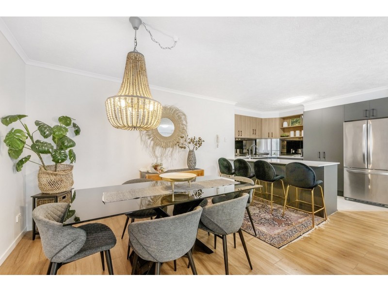 9/32 Second Avenue, Broadbeach QLD 4218