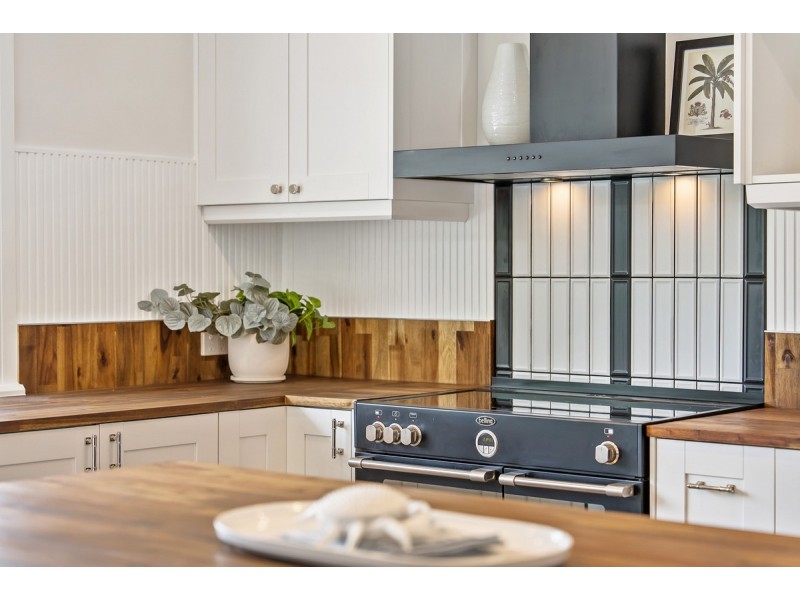 140 Burleigh Street, Burleigh Waters QLD 4220