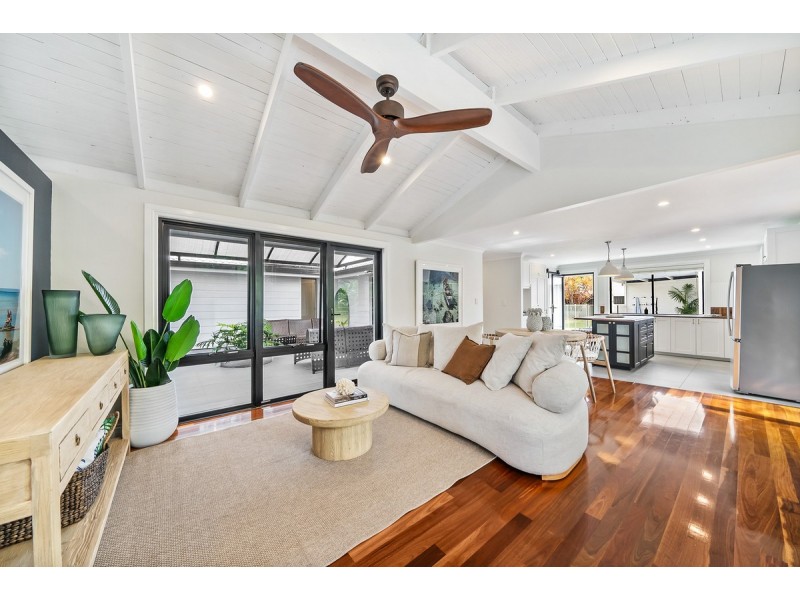 140 Burleigh Street, Burleigh Waters QLD 4220