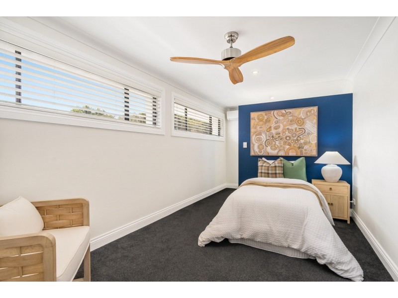 140 Burleigh Street, Burleigh Waters QLD 4220