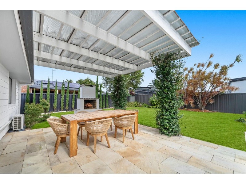 140 Burleigh Street, Burleigh Waters QLD 4220