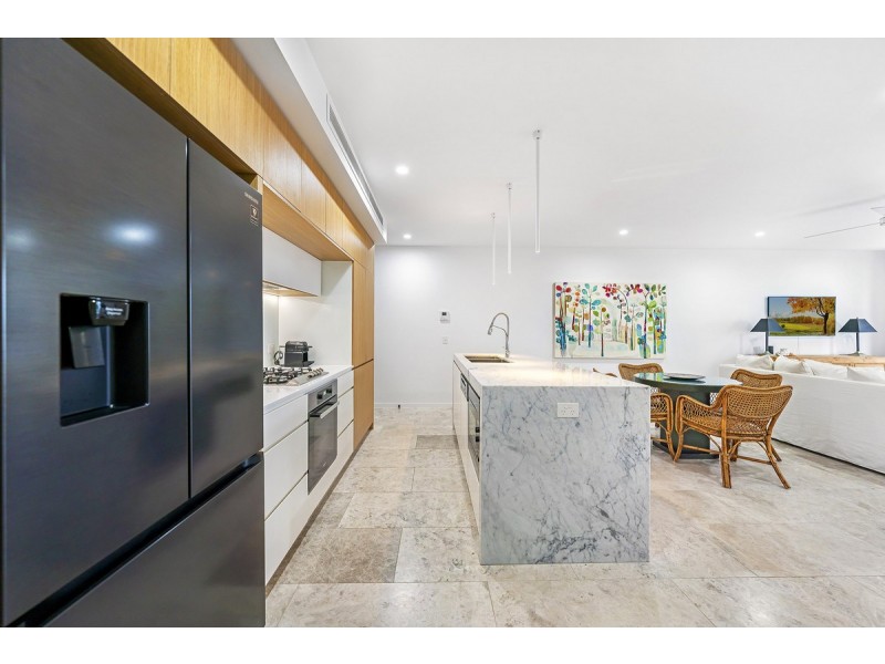 502/95 Old Burleigh Road, Broadbeach QLD 4218