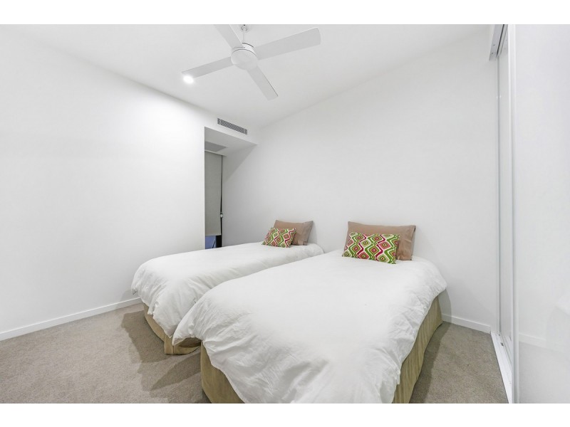 502/95 Old Burleigh Road, Broadbeach QLD 4218