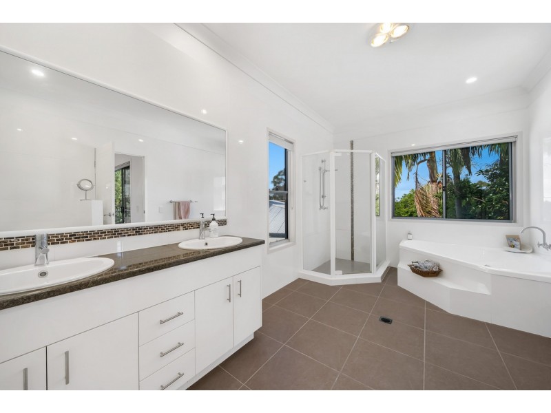 7014A The Boulevard, Benowa QLD 4217