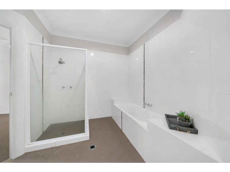 7014A The Boulevard, Benowa QLD 4217