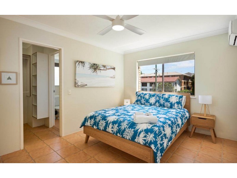 10/24 Chelsea Avenue, Broadbeach QLD 4218