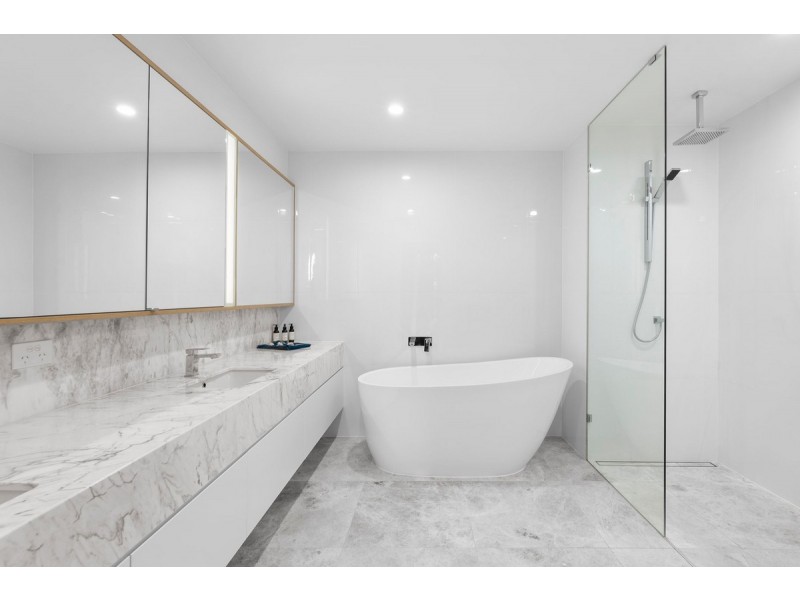 301/95 Old Burleigh Road, Broadbeach QLD 4218