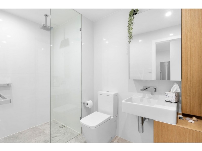 301/95 Old Burleigh Road, Broadbeach QLD 4218