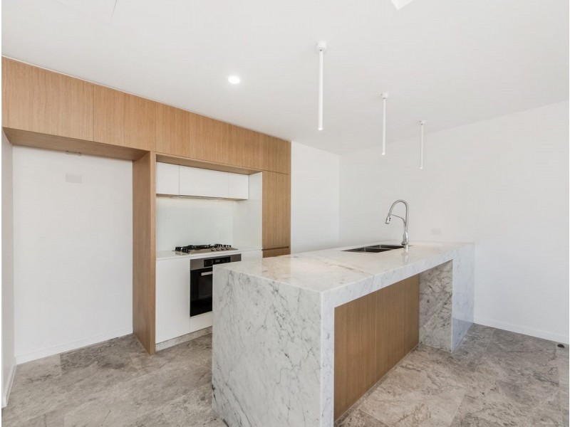305/95 Old Burleigh Road, Broadbeach QLD 4218