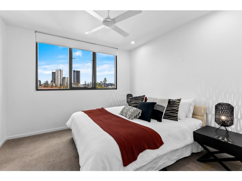 305/95 Old Burleigh Road, Broadbeach QLD 4218
