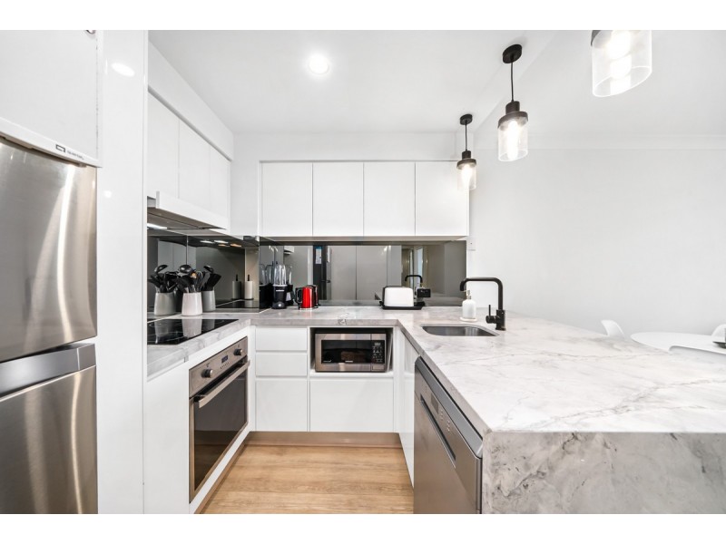 3035/2623-2633 Gold Coast Highway, Broadbeach QLD 4218