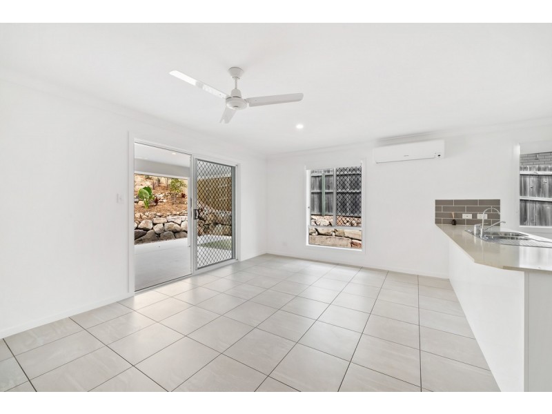 13 Sturt Street, Oxenford QLD 4210