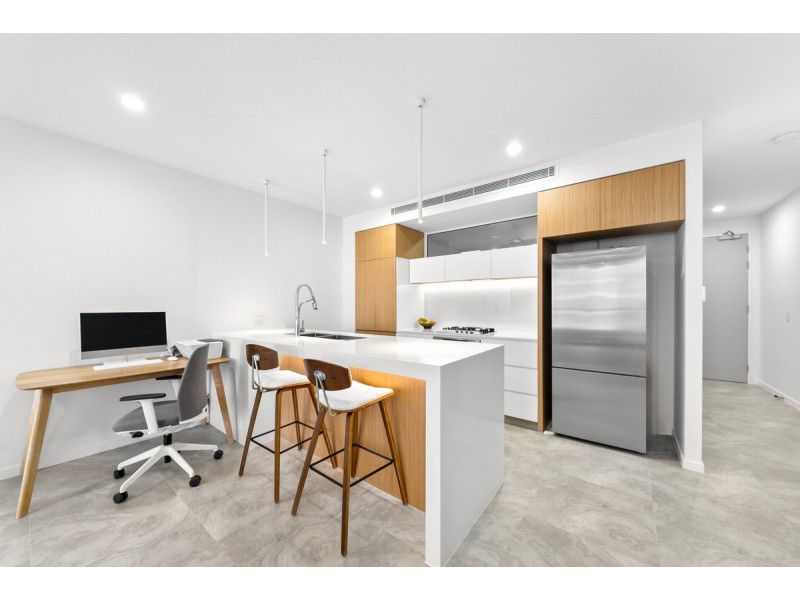 303/95 Old Burleigh Road, Broadbeach QLD 4218