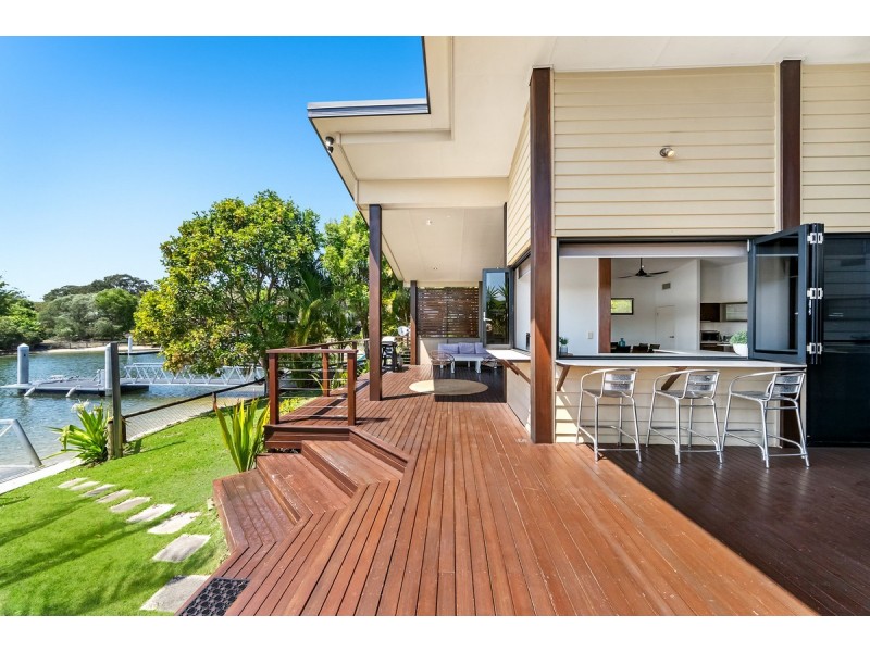 5 Livistona Crt, South Stradbroke QLD 4216