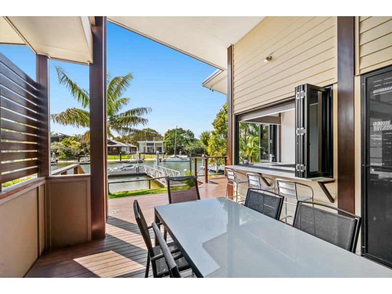 5 Livistona Crt, South Stradbroke QLD 4216