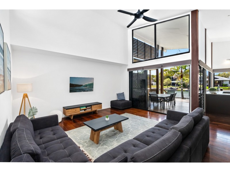 5 Livistona Crt, South Stradbroke QLD 4216