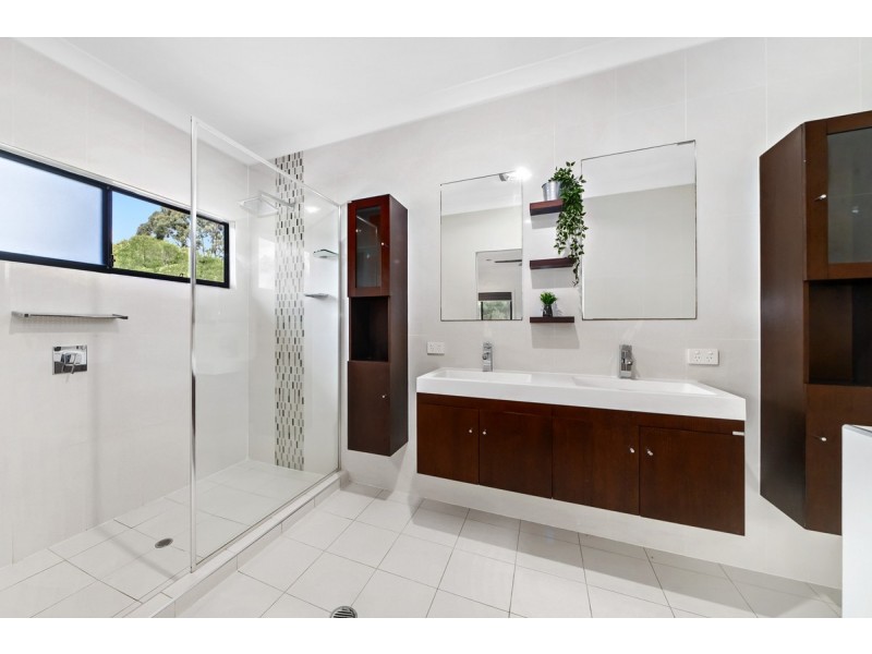 5 Livistona Crt, South Stradbroke QLD 4216