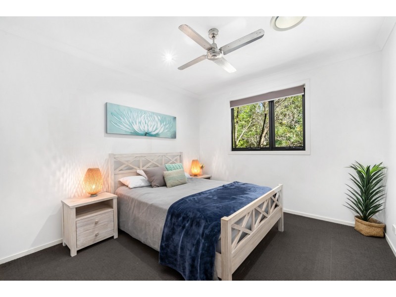 5 Livistona Crt, South Stradbroke QLD 4216