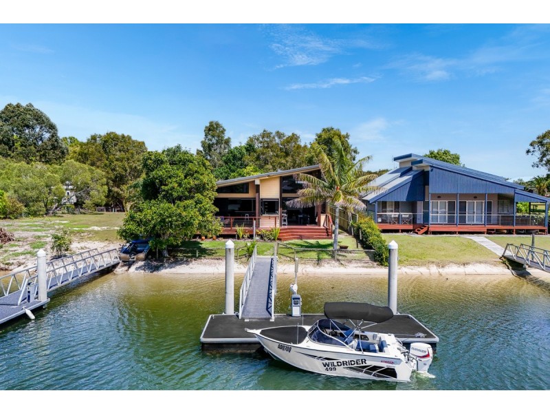 5 Livistona Crt, South Stradbroke QLD 4216