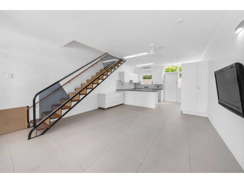 118 Old Burleigh Road, Broadbeach QLD 4218