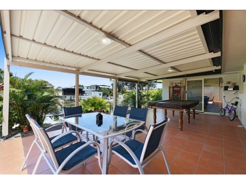 150 Monaco Street, Broadbeach Waters QLD 4218