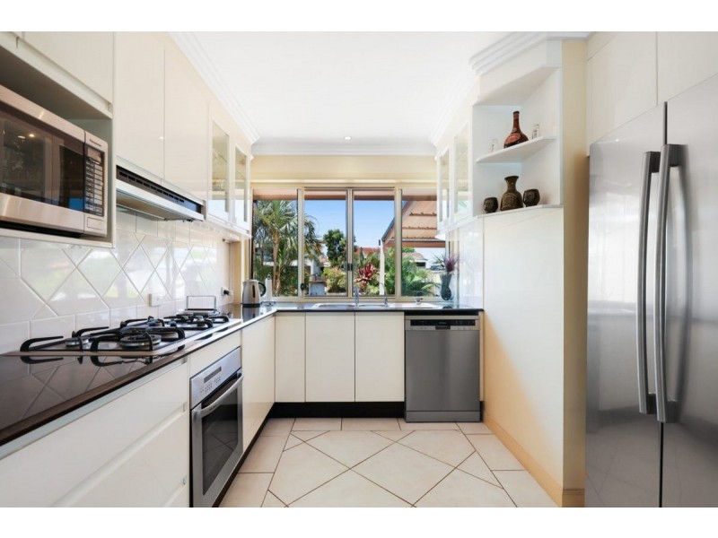 150 Monaco Street, Broadbeach Waters QLD 4218