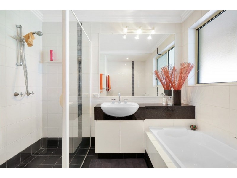 150 Monaco Street, Broadbeach Waters QLD 4218