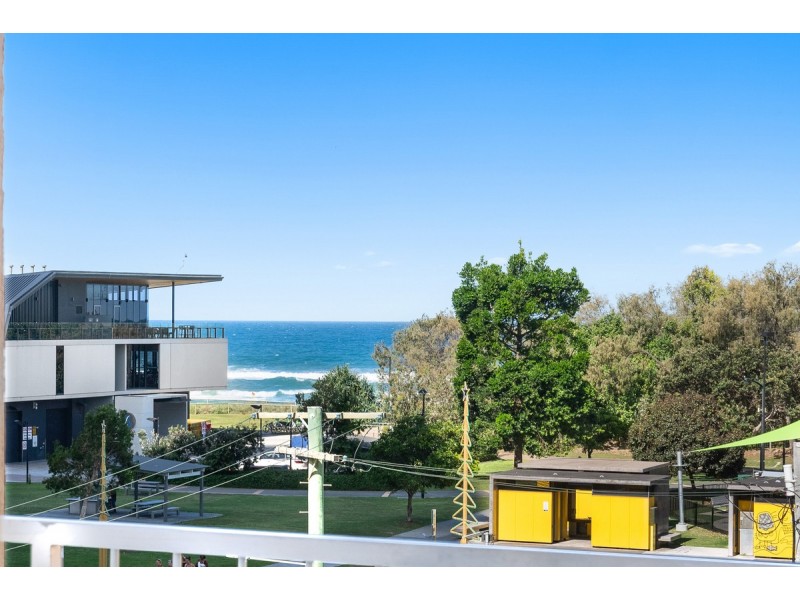 16/4 Elizabeth Avenue, Broadbeach QLD 4218